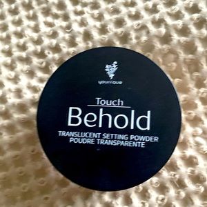 NWOT YOUNIQUE BEHOLD translucent setting powder